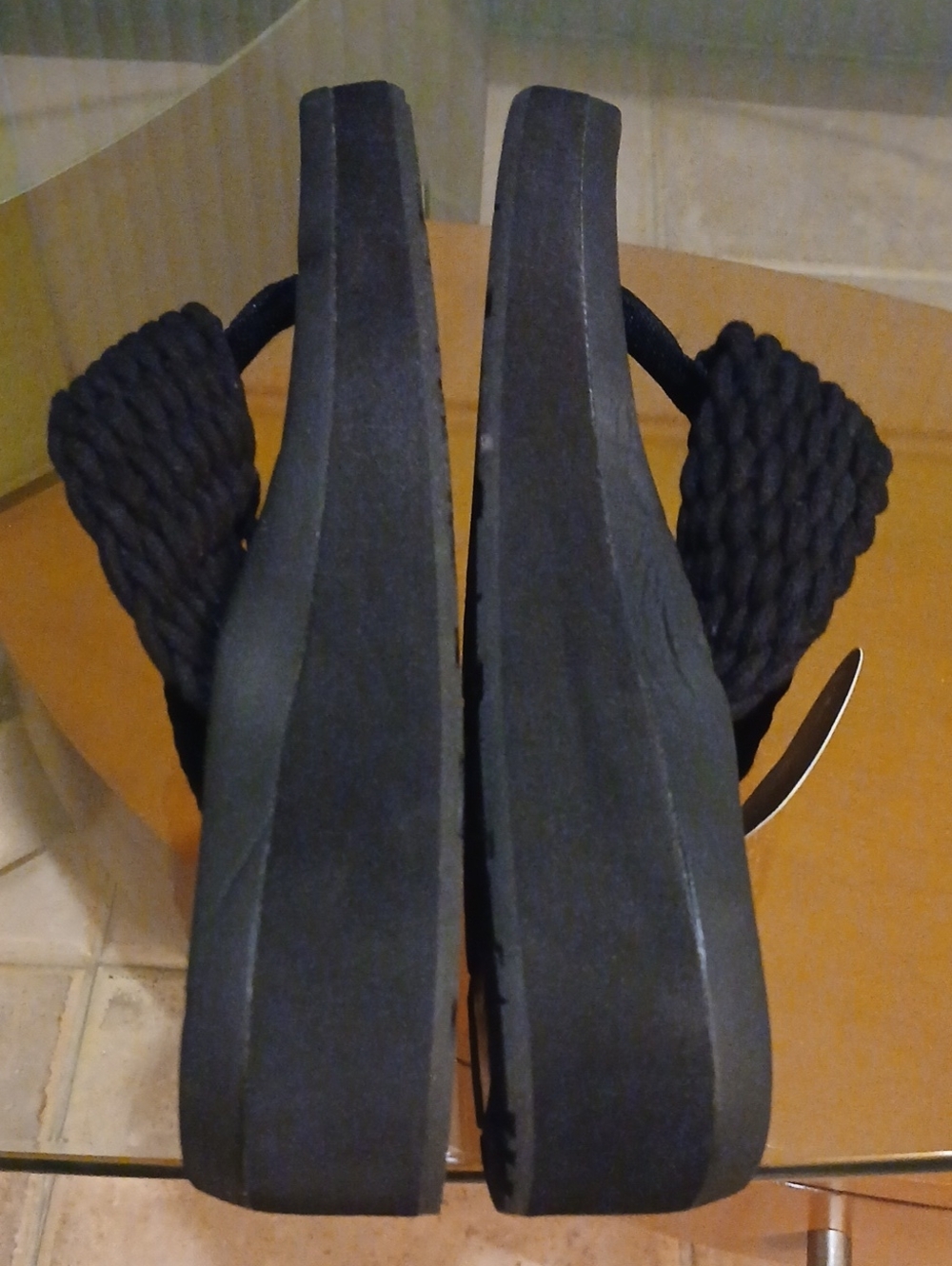 NWT Roxy flip flops - Picture 4 of 7